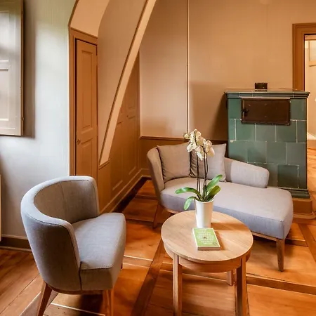 Schloss Schadau - Swiss Historic Hotel 3*