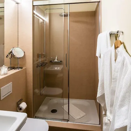 Schloss Schadau - Swiss Historic ホテル 3*